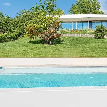 Anna, Luxury And Private Pool Villa