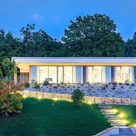 Anna, Luxury And Private Pool Villa *