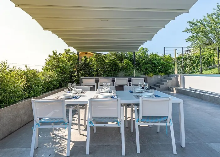 Anna, Luxury And Private Pool Villa