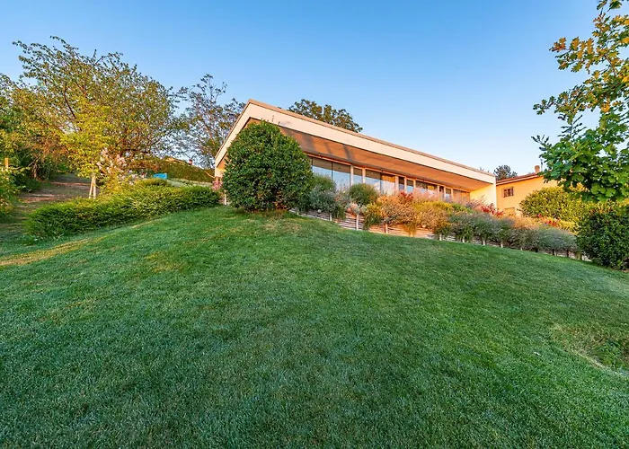 Anna, Luxury And Private Pool Villa Alba (Piedmont)
